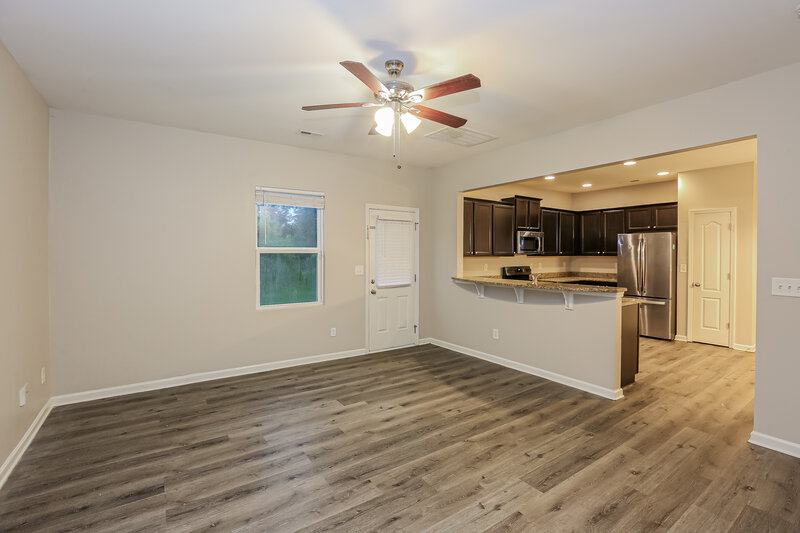 2,125/Mo, 8617 Balsam Bay Rd Charlotte, NC 28227 Living Room View 3