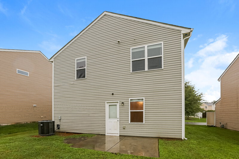 2,125/Mo, 8617 Balsam Bay Rd Charlotte, NC 28227 Rear View 2