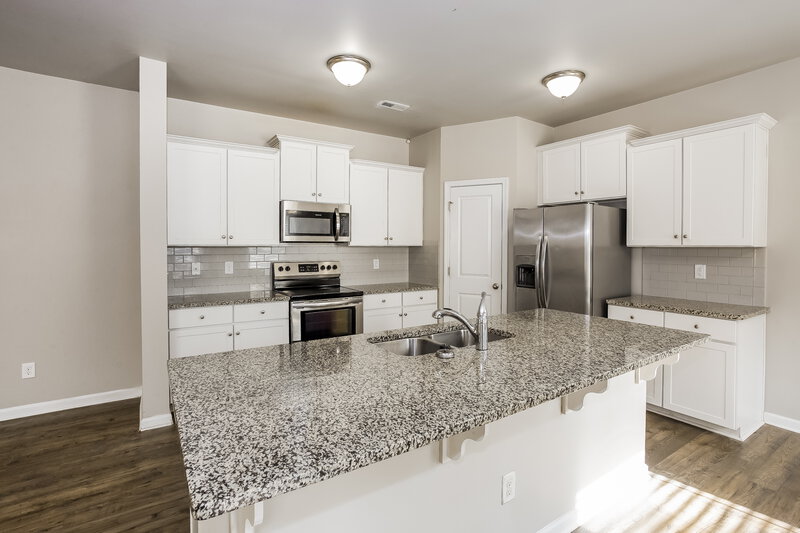 1,980/Mo, 204 Neal Drive Charlotte, NC 28213 Kitchen View