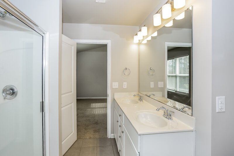 1,980/Mo, 204 Neal Drive Charlotte, NC 28213 Main Bathroom View