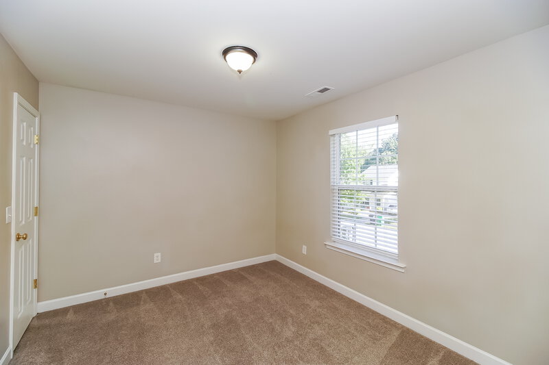 1,725/Mo, 316 Peachtree Rd Charlotte, NC 28216 Bedroom View