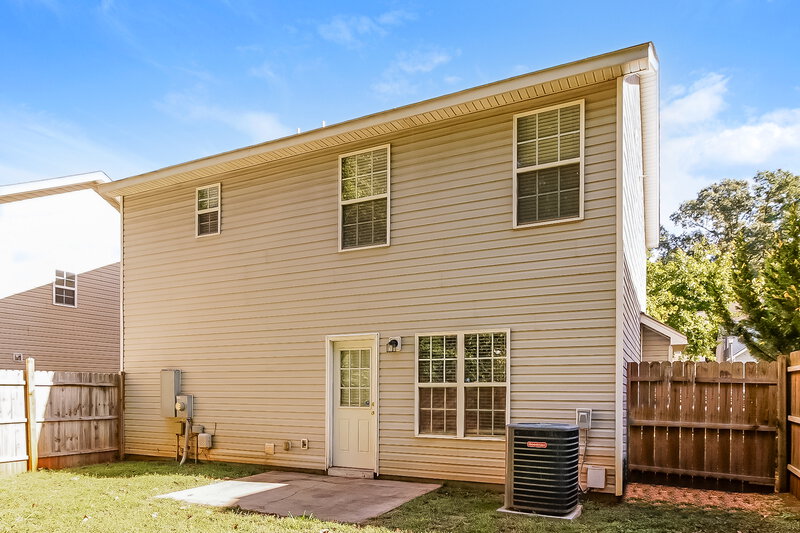 1,725/Mo, 316 Peachtree Rd Charlotte, NC 28216 Rear View