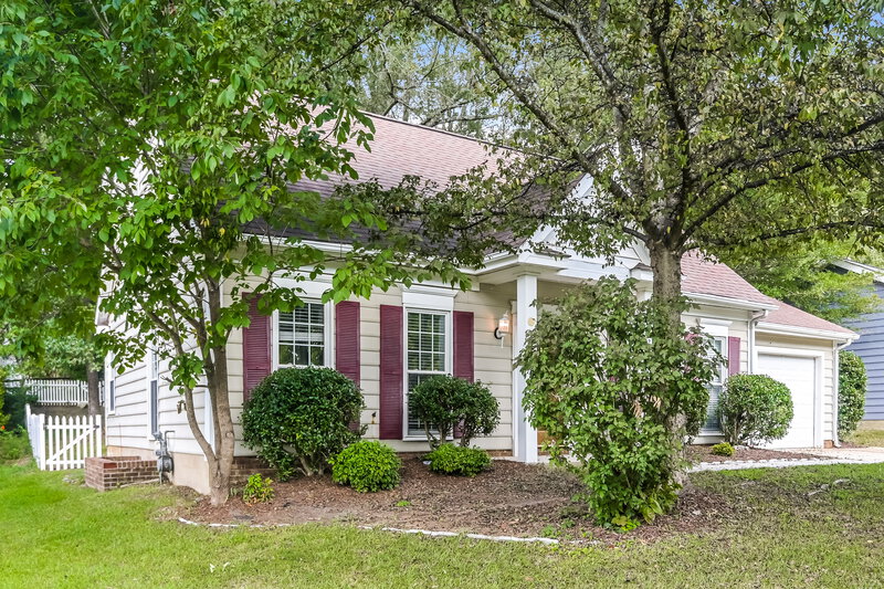 2,005/Mo, 2108 David Earl Dr Charlotte, NC 28213 Front View