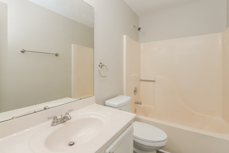 2,005/Mo, 2108 David Earl Dr Charlotte, NC 28213 Bathroom View
