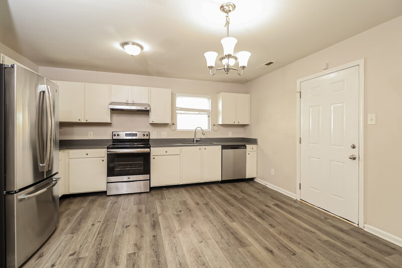 1,825/Mo, 7234 Fox Point Dr Charlotte, NC 28269 Kitchen View 2