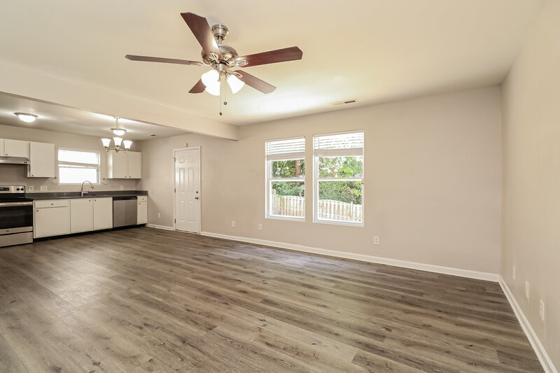 1,825/Mo, 7234 Fox Point Dr Charlotte, NC 28269 Family Room View