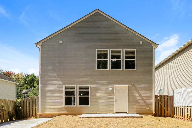 1,825/Mo, 7234 Fox Point Dr Charlotte, NC 28269 Rear View