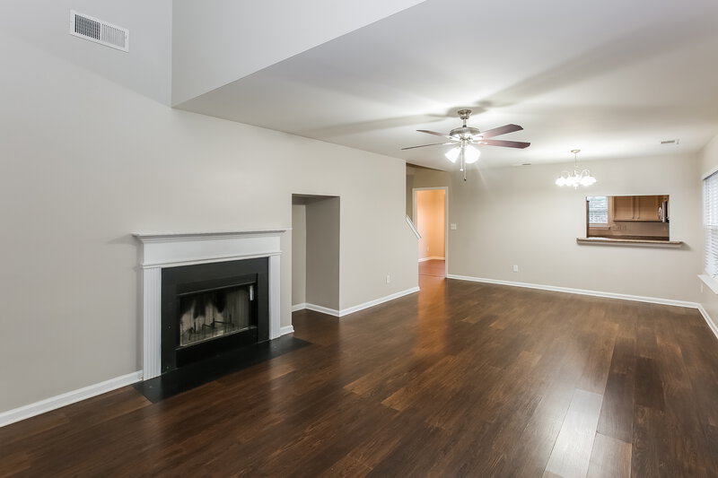 2,185/Mo, 7124 Fox Point Dr Charlotte, NC 28269 Living Room View