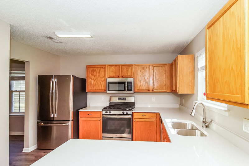 3,050/Mo, 2120 Speedwell Ct Charlotte, NC 28213 Kitchen View