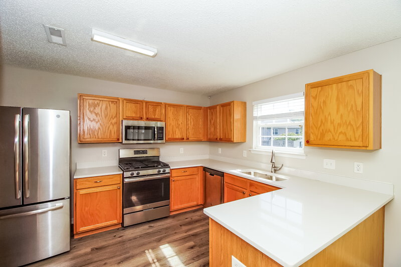 3,050/Mo, 2120 Speedwell Ct Charlotte, NC 28213 Kitchen View 2