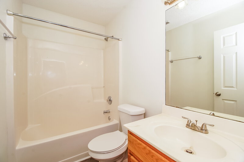 3,050/Mo, 2120 Speedwell Ct Charlotte, NC 28213 Bathroom View