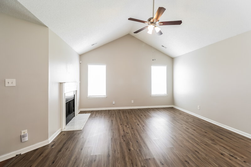 1,915/Mo, 8411 Galena View Dr Charlotte, NC 28269 Living Room View 2