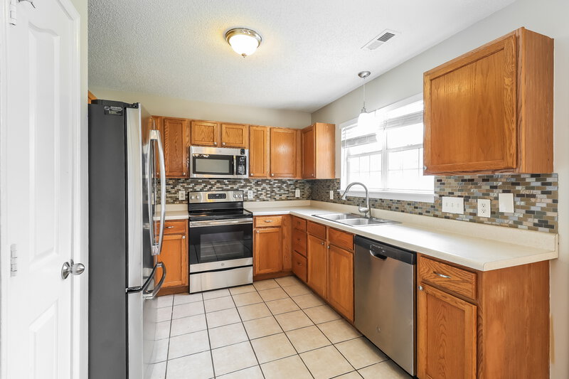 1,915/Mo, 8411 Galena View Dr Charlotte, NC 28269 Kitchen View