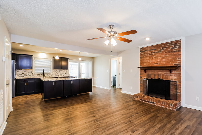 2,000/Mo, 6335 Teaneck Pl Charlotte, NC 28215 Family Room View