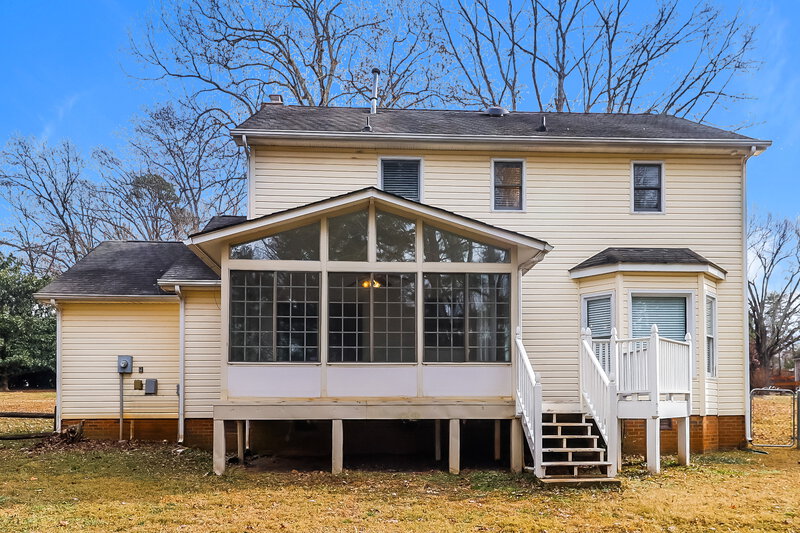 2,000/Mo, 6335 Teaneck Pl Charlotte, NC 28215 Rear View