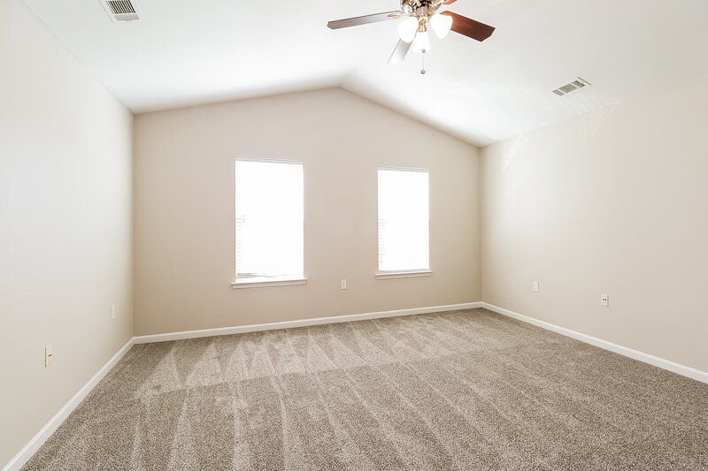 2,175/Mo, 3703 Alexander Forest Dr Charlotte, NC 28269 Main Bedroom View 2