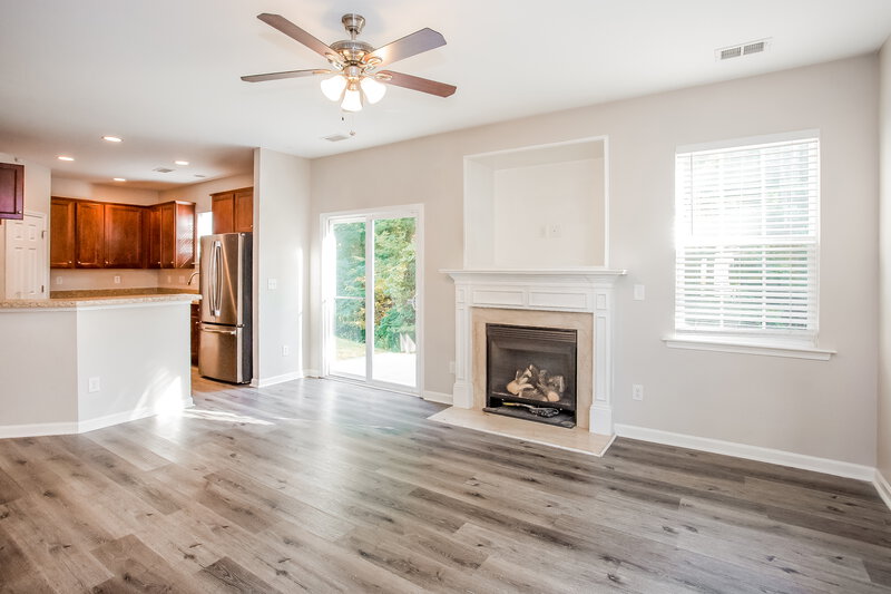 2,115/Mo, 5104 Abercromby St Charlotte, NC 28213 Living Room View 2