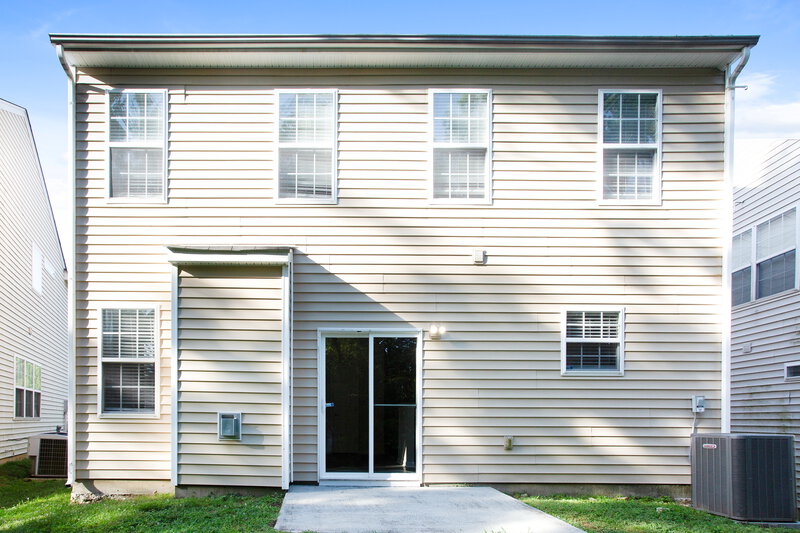 2,115/Mo, 5104 Abercromby St Charlotte, NC 28213 Rear View