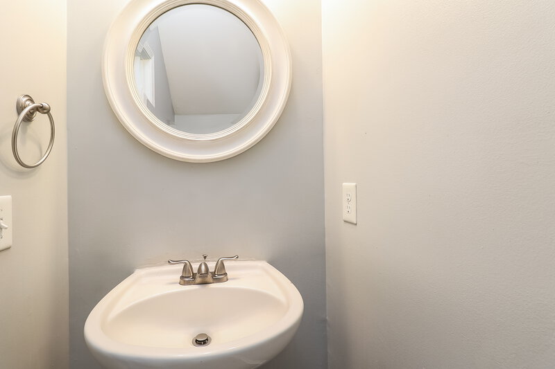 1,825/Mo, 1518 Braveheart Ln Charlotte, NC 28216 Bathroom View
