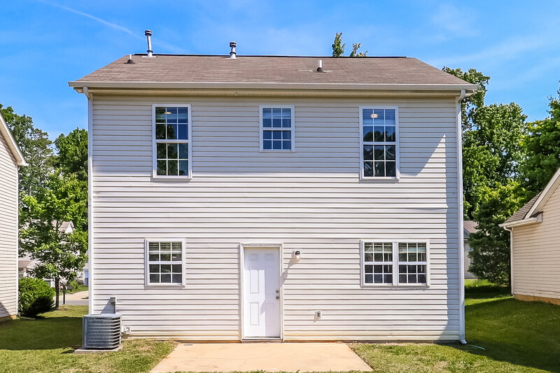 1,825/Mo, 1518 Braveheart Ln Charlotte, NC 28216 Rear View