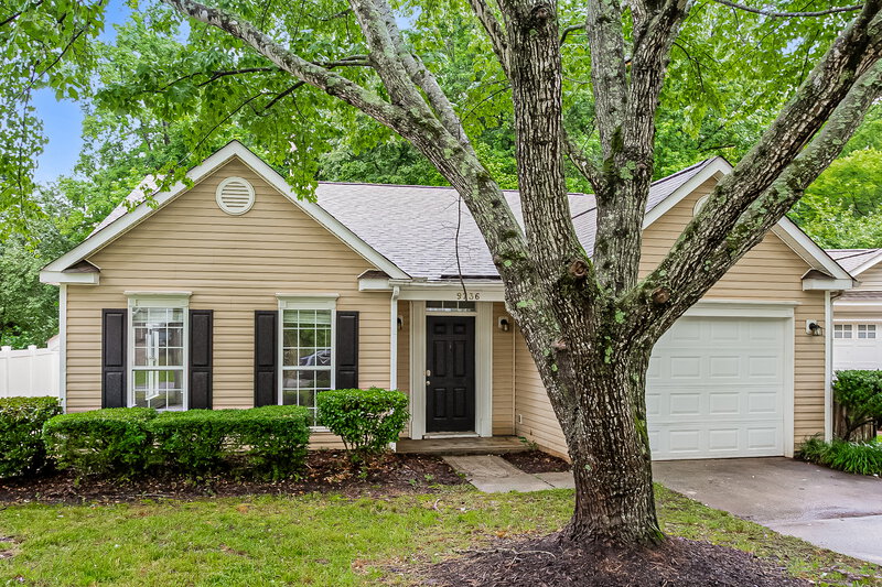 1,885/Mo, 9236 Kimmel Ln Charlotte, NC 28216 Front View