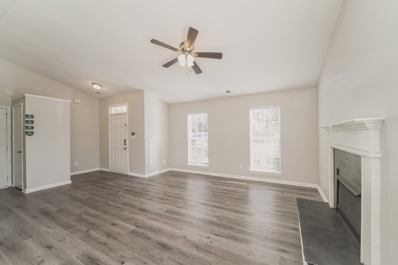 1,905/Mo, 9236 Kimmel Ln Charlotte, NC 28216 Living Room View 2