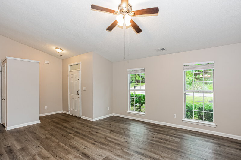 1,885/Mo, 9236 Kimmel Ln Charlotte, NC 28216 Living Room View 3