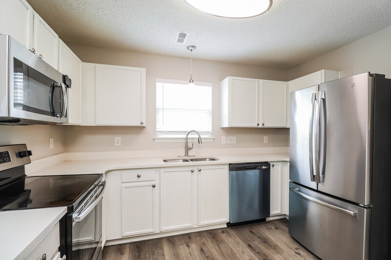 2,090/Mo, 2127 Pleasant Dale Dr Charlotte, NC 28214 Kitchen View 2