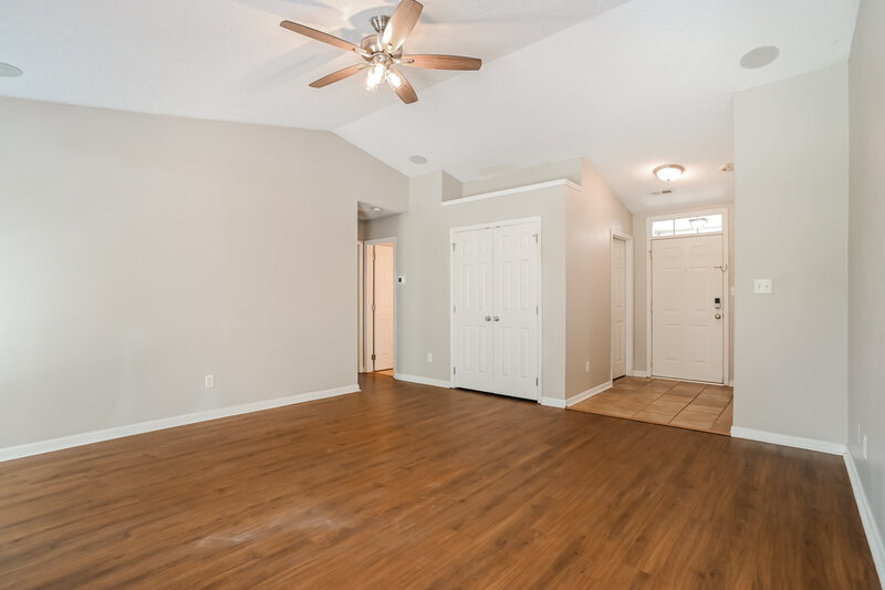 2,020/Mo, 9928 Peppermint Ln Charlotte, NC 28215 Living Room View