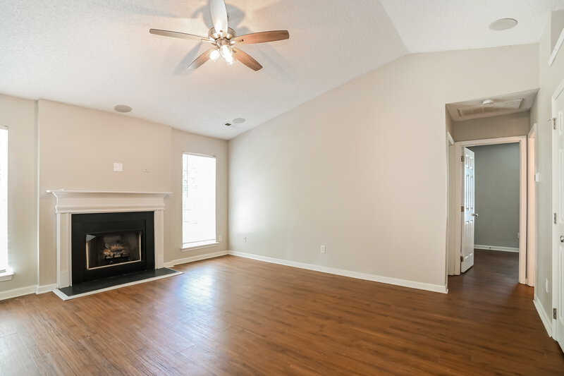 2,020/Mo, 9928 Peppermint Ln Charlotte, NC 28215 Living Room View 2