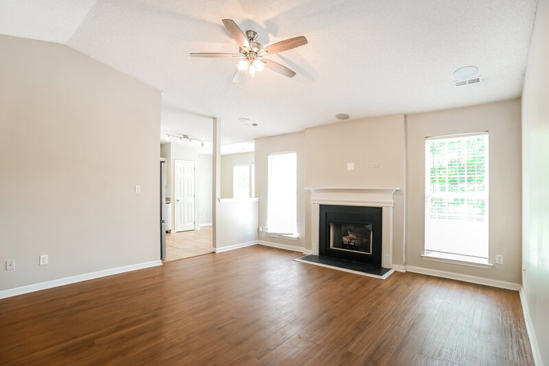 2,020/Mo, 9928 Peppermint Ln Charlotte, NC 28215 Living Room View 3