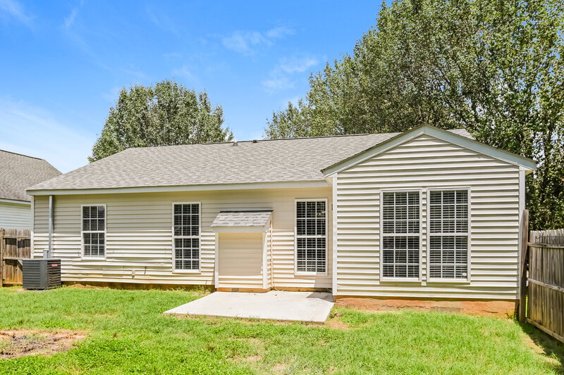 2,020/Mo, 9928 Peppermint Ln Charlotte, NC 28215 Rear View 2