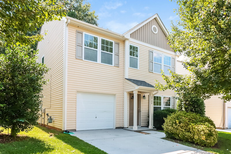 1,915/Mo, 2708 Bramble Ridge Ct Charlotte, NC 28215 Front View 2