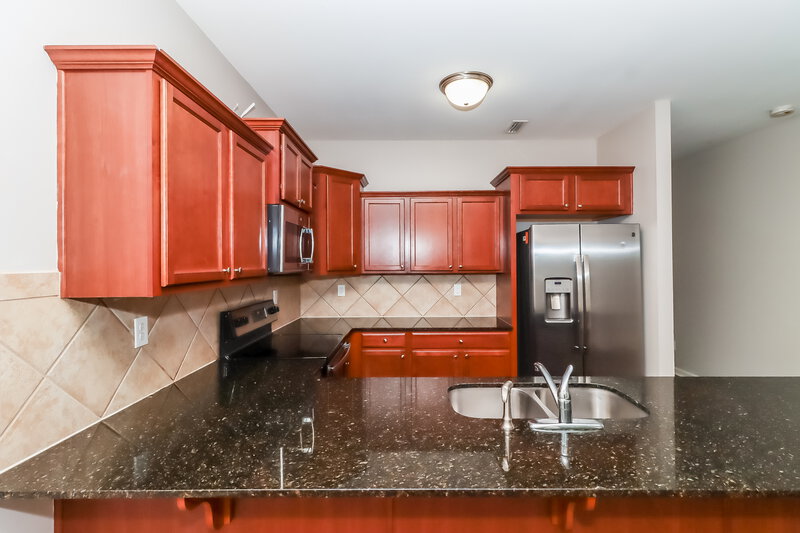 1,915/Mo, 2708 Bramble Ridge Ct Charlotte, NC 28215 Kitchen View 2