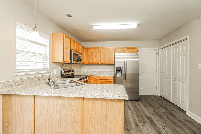 1,980/Mo, 248 Patrick Ave SW Concord, NC 28025 Kitchen View 2