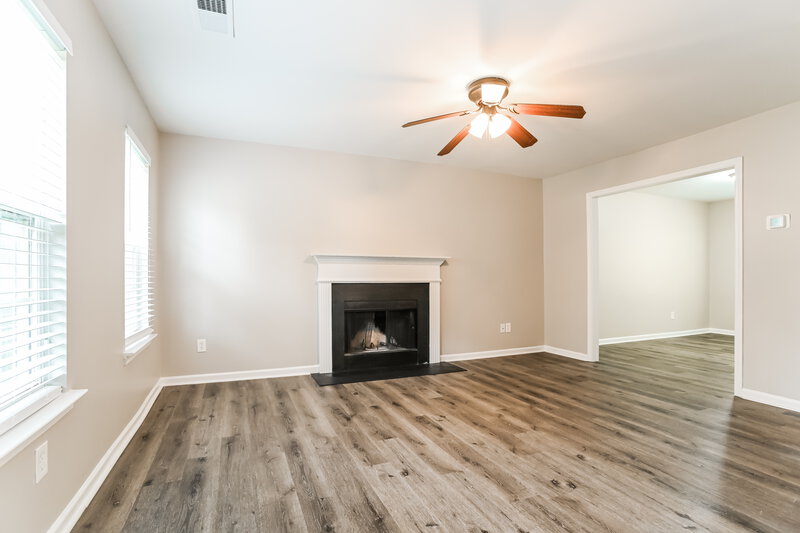 1,935/Mo, 5231 Grass Ridge Dr Charlotte, NC 28216 Living Room View