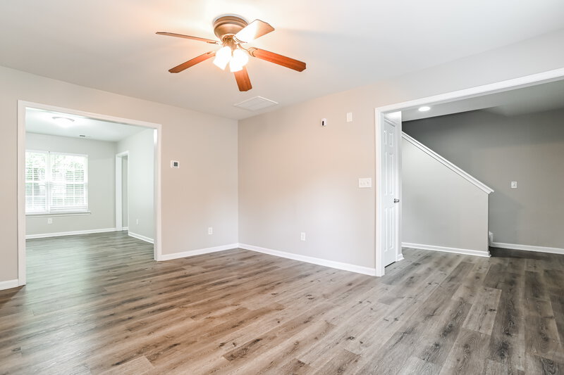 1,935/Mo, 5231 Grass Ridge Dr Charlotte, NC 28216 Living Room View 2