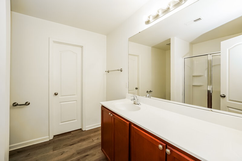 1,765/Mo, 4631 Montelena Dr Charlotte, NC 28214 Main Bathroom View