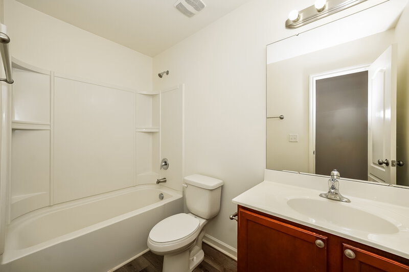 1,765/Mo, 4631 Montelena Dr Charlotte, NC 28214 Bathroom View