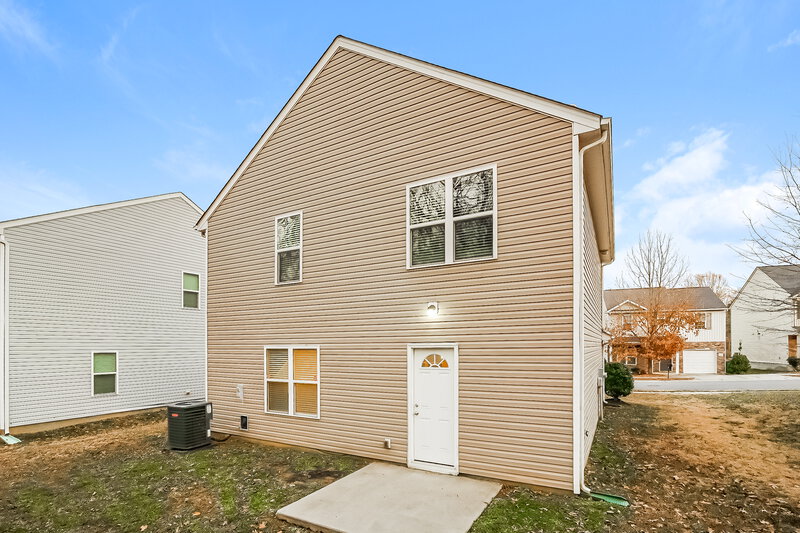 1,765/Mo, 4631 Montelena Dr Charlotte, NC 28214 Rear View