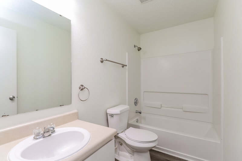 2,045/Mo, 4488 Norfleet St Concord, NC 28025 Main Bathroom View