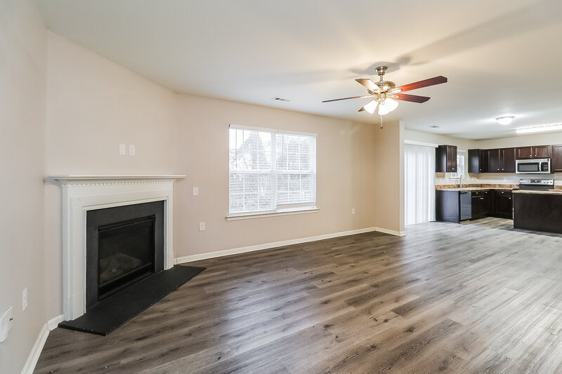 1,905/Mo, 4933 Broad Leaf Ct Dallas, NC 28034 Living Room View