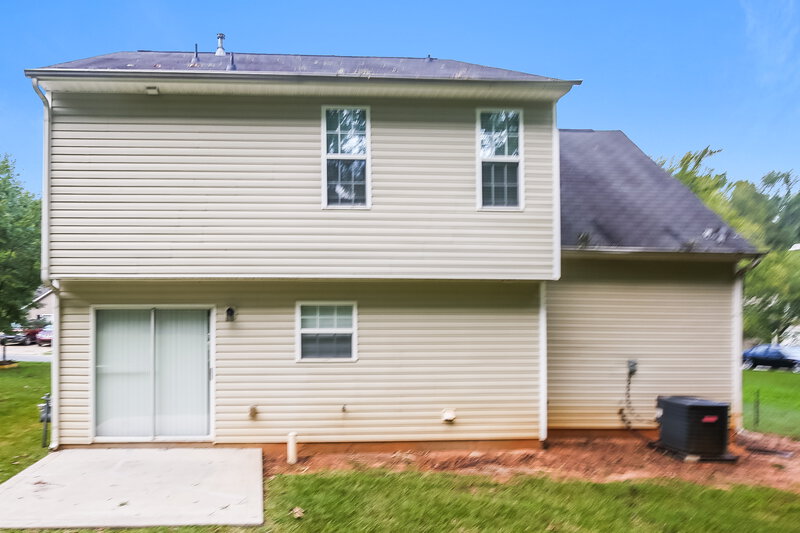 1,825/Mo, 2627 Marmac Rd Charlotte, NC 28208 Rear View 2