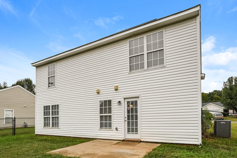 2,765/Mo, 8504 Stoneman Pl Charlotte, NC 28217 Rear View 2