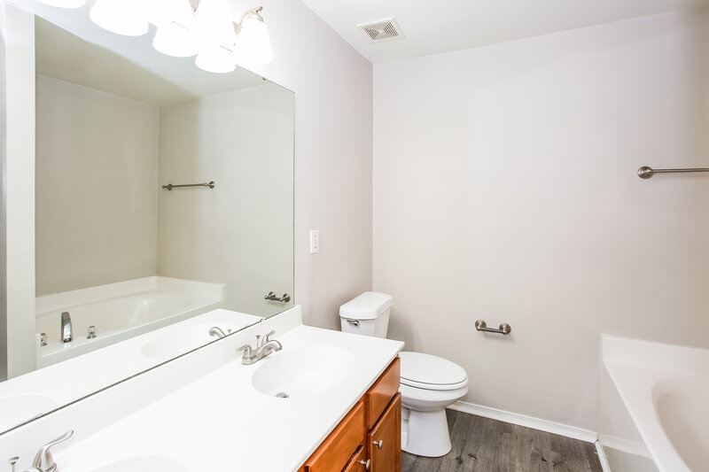 2,195/Mo, 3726 Larkhaven Village Dr Charlotte, NC 28215 Misc View 12