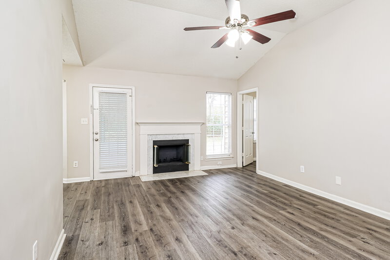 1,885/Mo, 11518 Larix Dr Charlotte, NC 28273 Living Room View 2