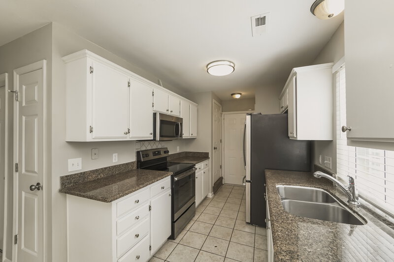 2,215/Mo, 9328 Charolais Ln Charlotte, NC 28213 Kitchen View 2