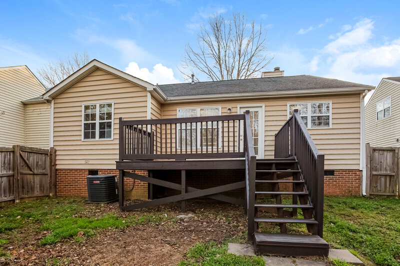 1,960/Mo, 8631 Bodkin Ct Charlotte, NC 28215 Rear View