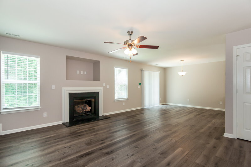 1,785/Mo, 5017 Autumn Oak Dr Charlotte, NC 28269 Living Room View