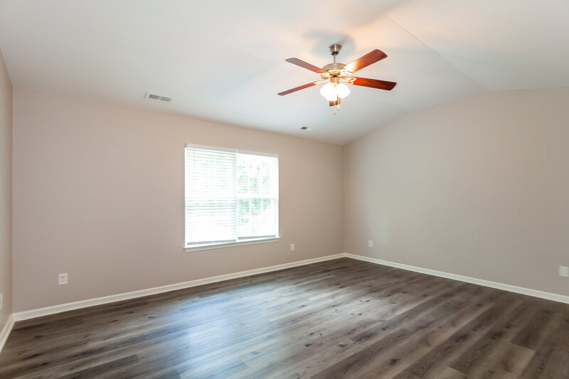 1,785/Mo, 5017 Autumn Oak Dr Charlotte, NC 28269 Master Bedroom View 2